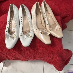 Burberry Women's Cream and White Shoes flats